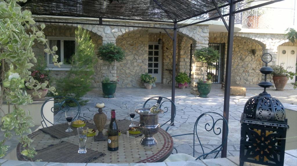 Gites Maisons De Vacances Domaine La Chamade Carpentras Ruang foto