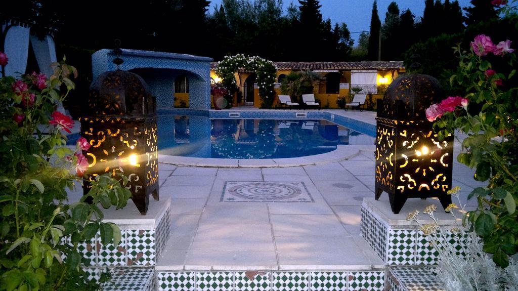 Gites Maisons De Vacances Domaine La Chamade Carpentras Ruang foto
