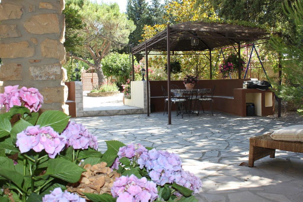 Gites Maisons De Vacances Domaine La Chamade Carpentras Ruang foto