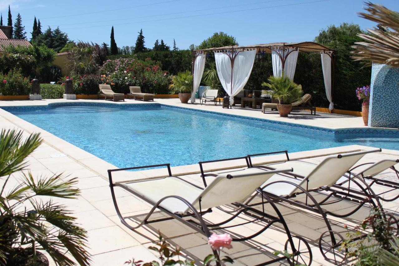 Gites Maisons De Vacances Domaine La Chamade Carpentras Bagian luar foto